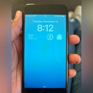 iPhone SE 2nd gen (cracked).